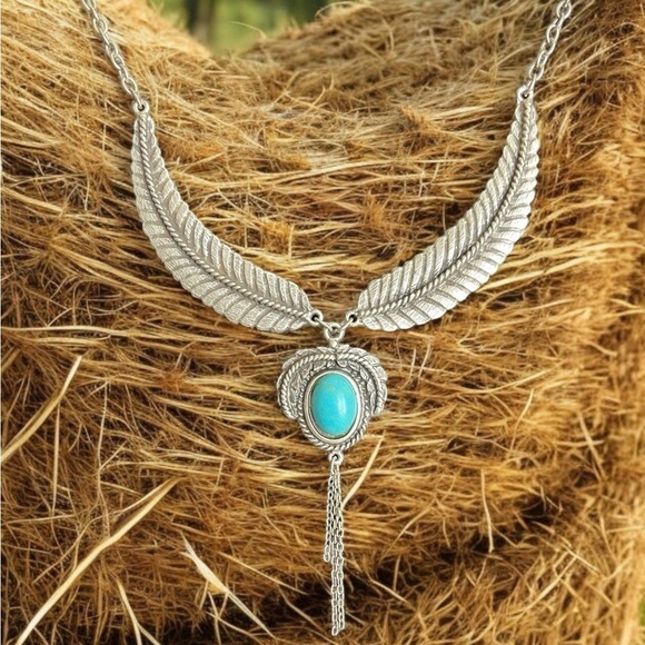 BEAUTIFUL WESTERN SILVER-TONE FEATHER & HOWLITE NECKLACE - Picture 4 of 4
